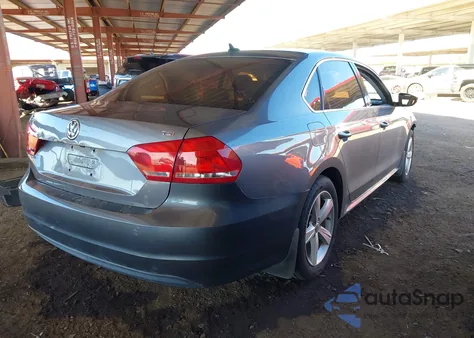 2015 Volkswagen Passat 1.8T Limited Edition из США, поврежденный, VIN 1VWAT7A33FC075521